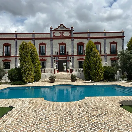 Lodge Palacio De *